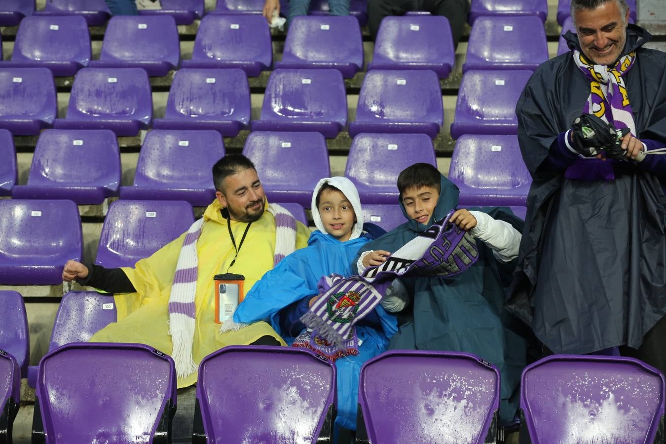 Fotos: Búscate en las fotos de la grada del Real Valladolid-Celta de Vigo (3/4)