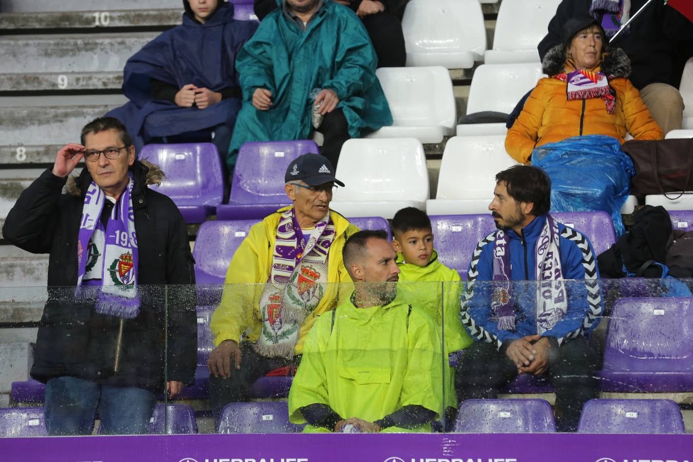 Fotos: Búscate en las fotos de la grada del Real Valladolid-Celta de Vigo (4/4)