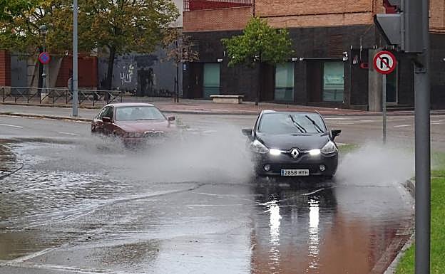 Balsa de agua en la plaza de Juan de Austria. 