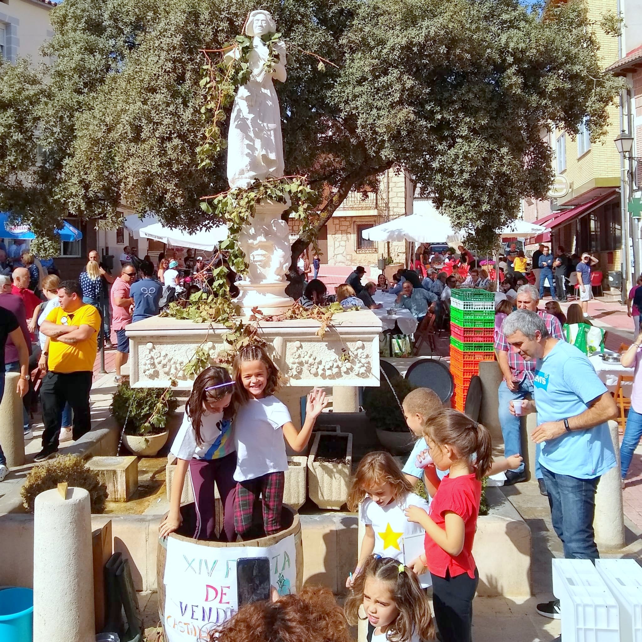 Castrillo de Don Juan se vuelca con la XIV Fiesta de la Vendimia