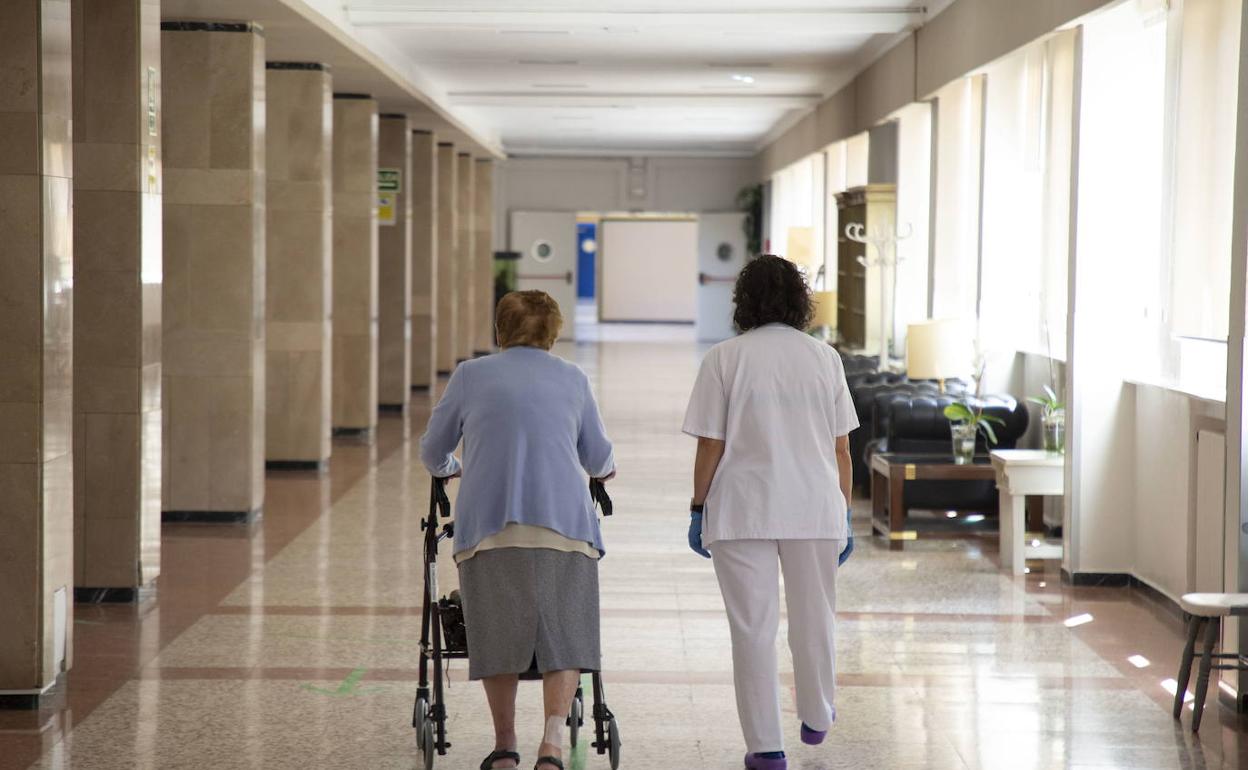 Una anciana en una residencia. 