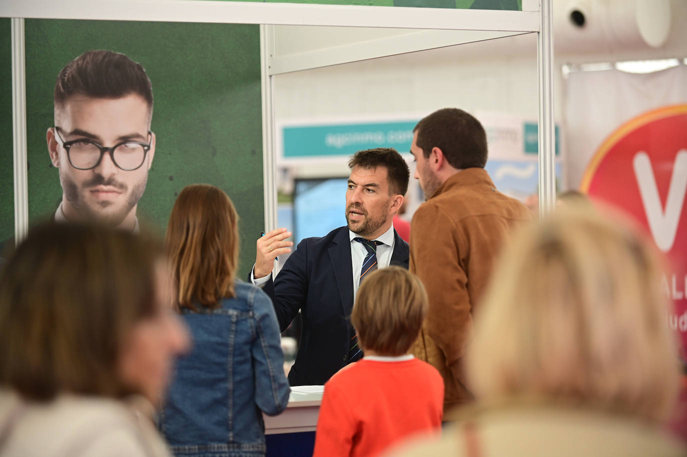 Fotos: Jornada del sábado en la Feria Inmobiliaria de Valladolid (FIVA) 2022 (1/2)