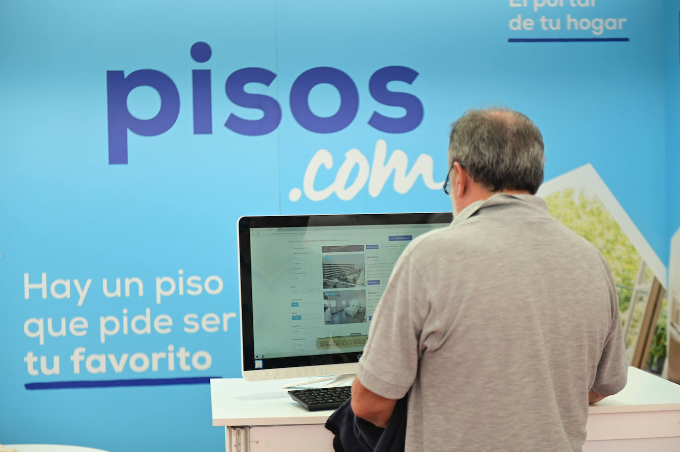 Fotos: Jornada del sábado en la Feria Inmobiliaria de Valladolid (FIVA) 2022 (1/2)