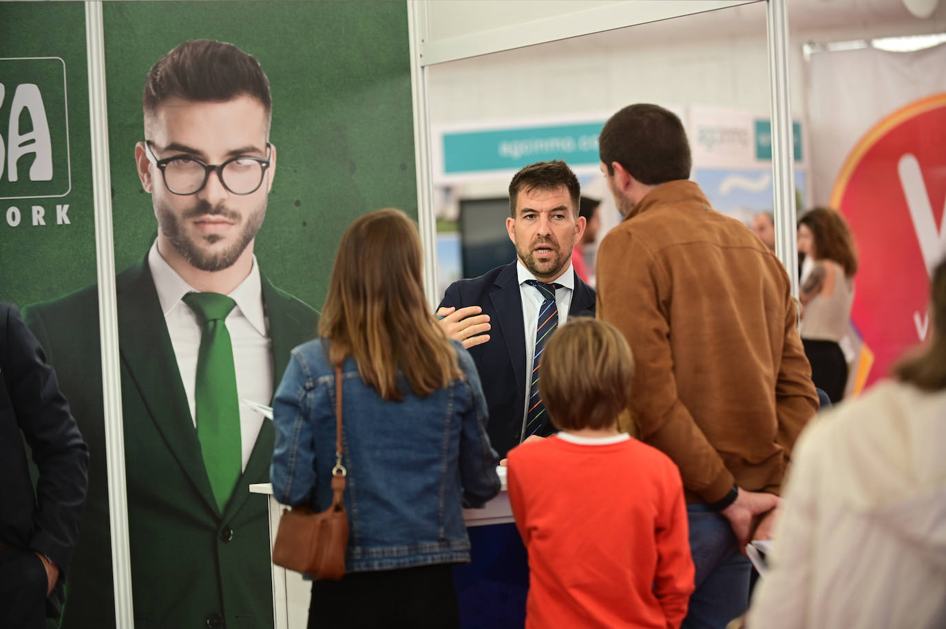 Fotos: Jornada del sábado en la Feria Inmobiliaria de Valladolid (FIVA) 2022 (2/2)