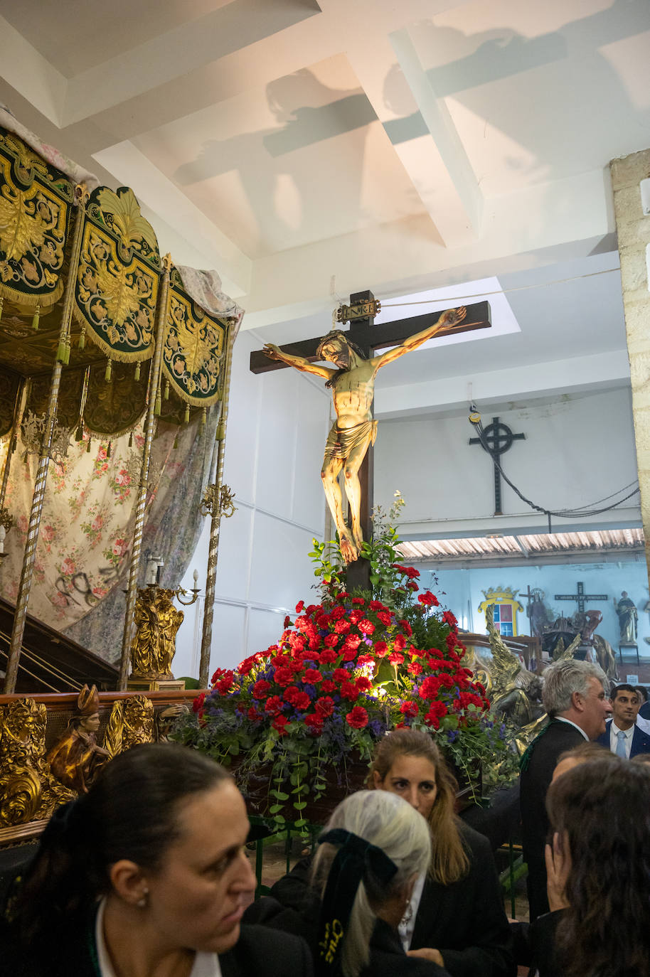 Fotos: La cofradía de la Vera Cruz está de cumpleaños