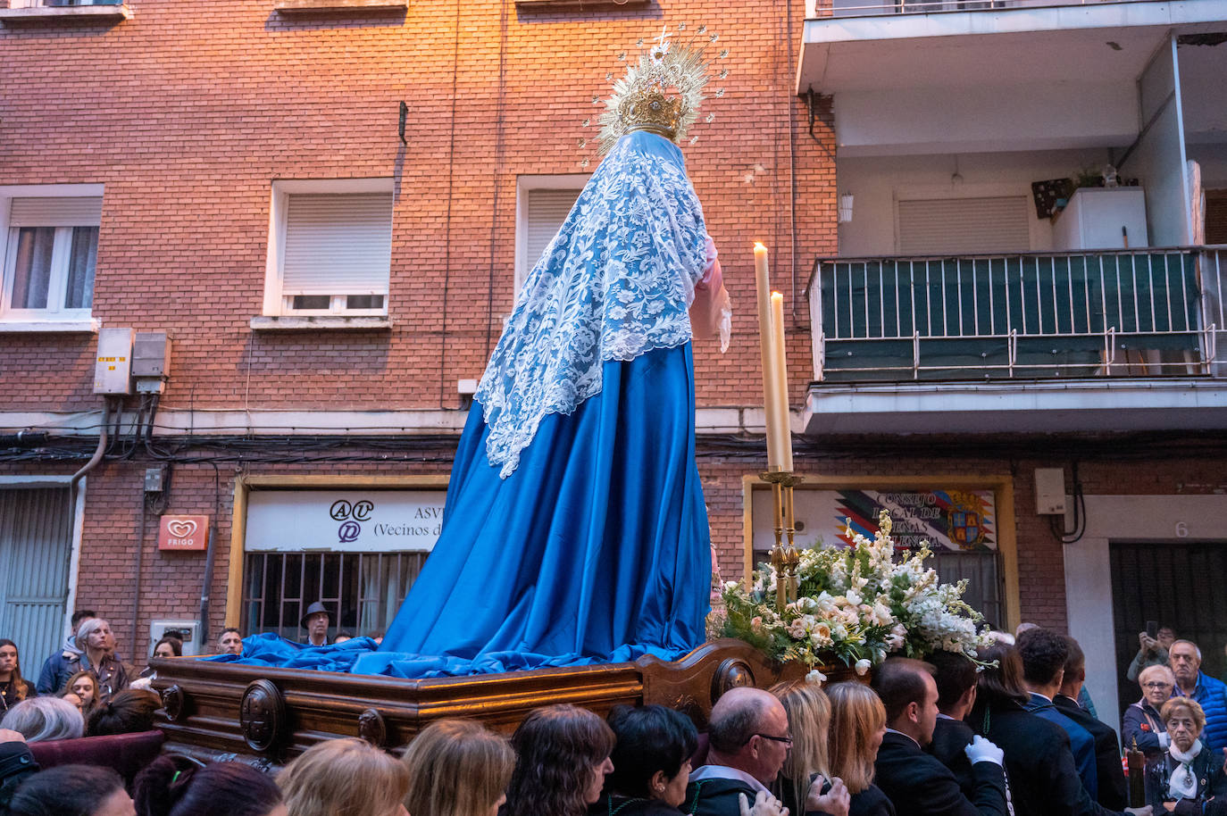 Fotos: La cofradía de la Vera Cruz está de cumpleaños