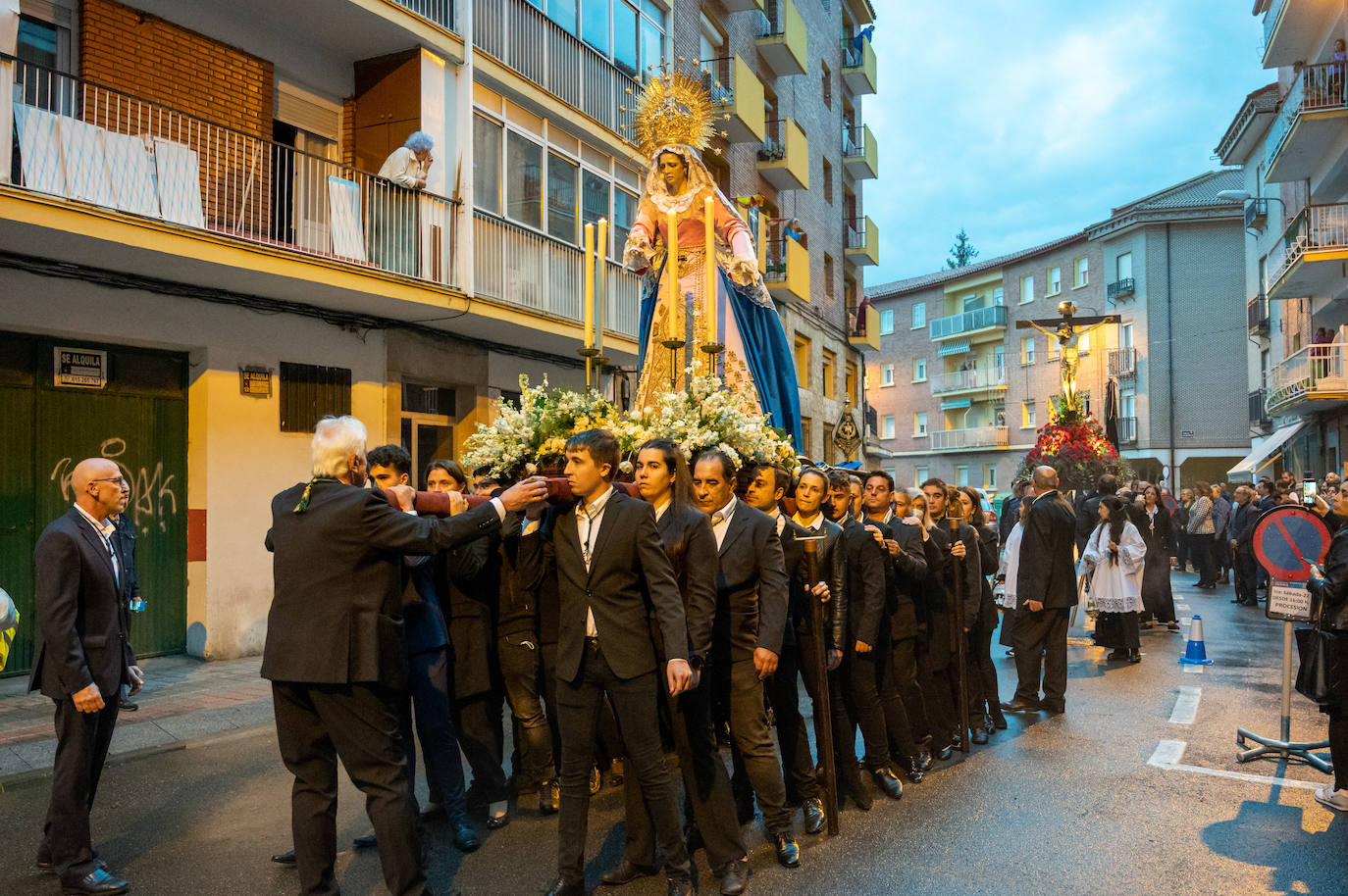 Fotos: La cofradía de la Vera Cruz está de cumpleaños