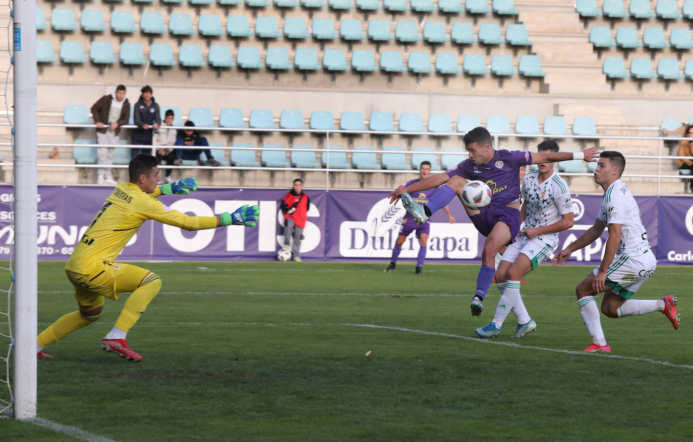 Fotos: Importante victoria para el Palencia Cristo ante el Oviedo Vetusta (2-0)