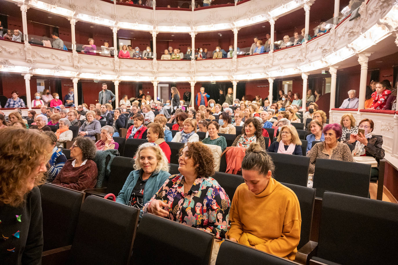 Fotos: Puesta de largo para la inauguración del curso de los Ceas en Palencia