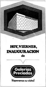 Imagen secundaria 2 - Entrada a la calle Constitución, iluminación navideña de Galerías Preciados y anuncio de la inauguración del primer gran centro comercial de la ciudad, en 1974. 