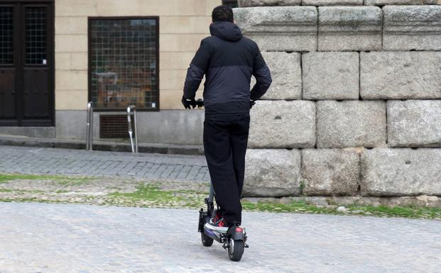 Los expertos advierten del aumento de casos jóvenes de daño cerebral por caídas desde el patinete