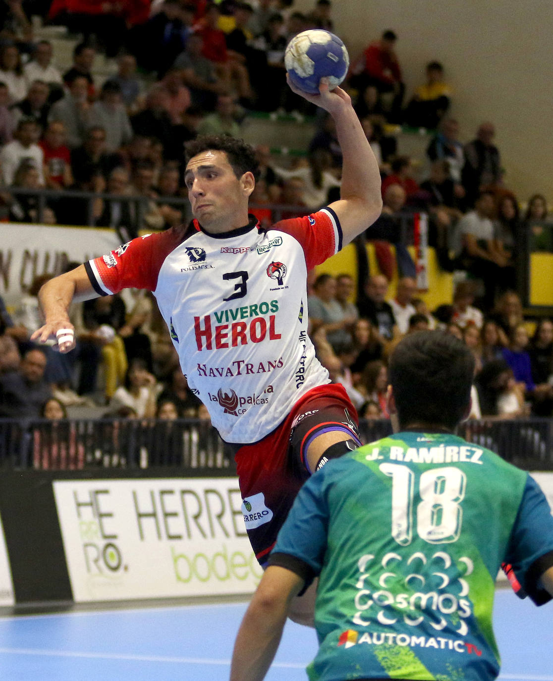 Partido entre el Balonmano Nava y el Kasa Boadilla. 