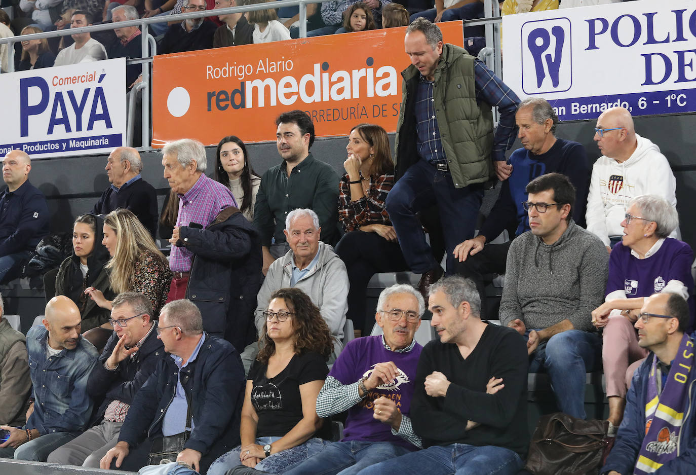 Fotos: Búscate en el Pabellón en el partido Zunder Palencia-Andorra