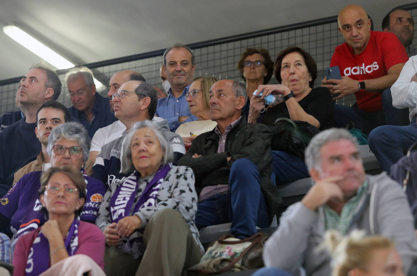 Fotos: Búscate en el Pabellón en el partido Zunder Palencia-Andorra