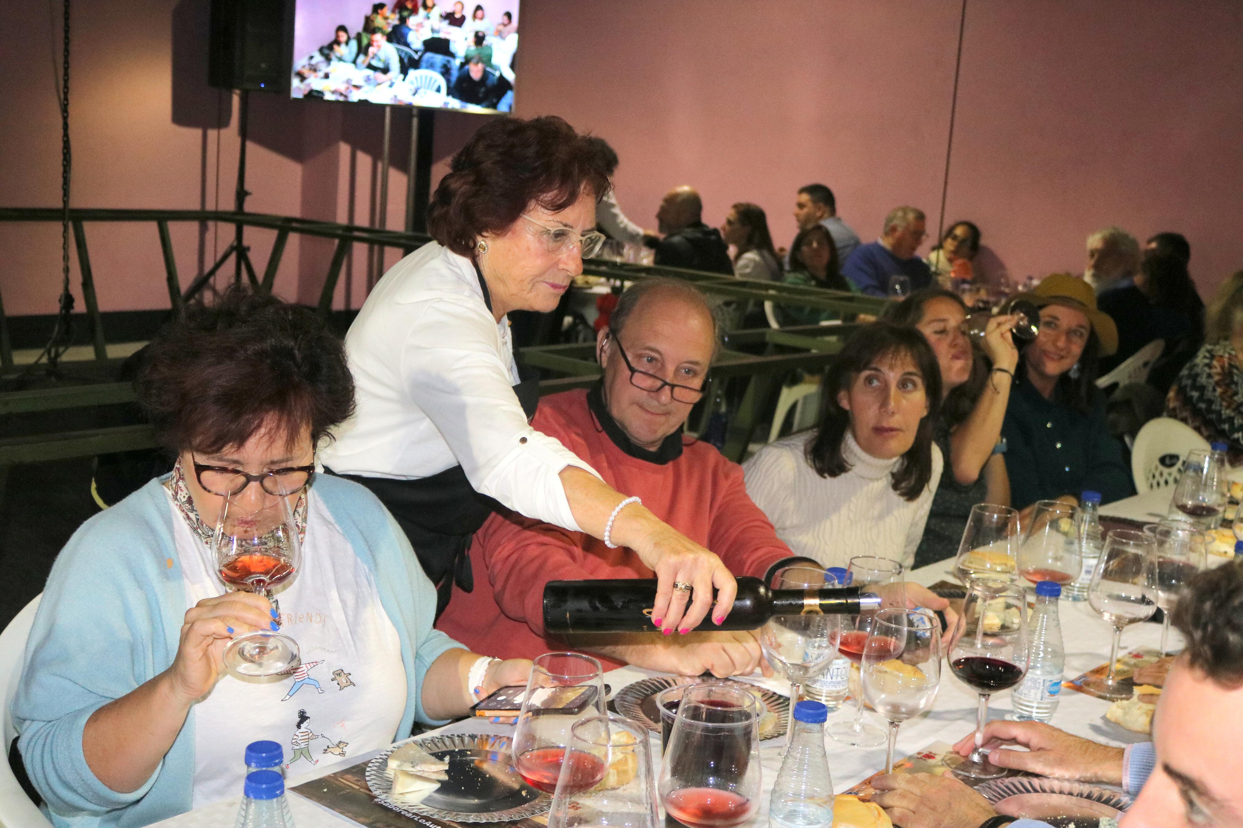 Baltanás celebró una multitudinaria feria del queso y el vino