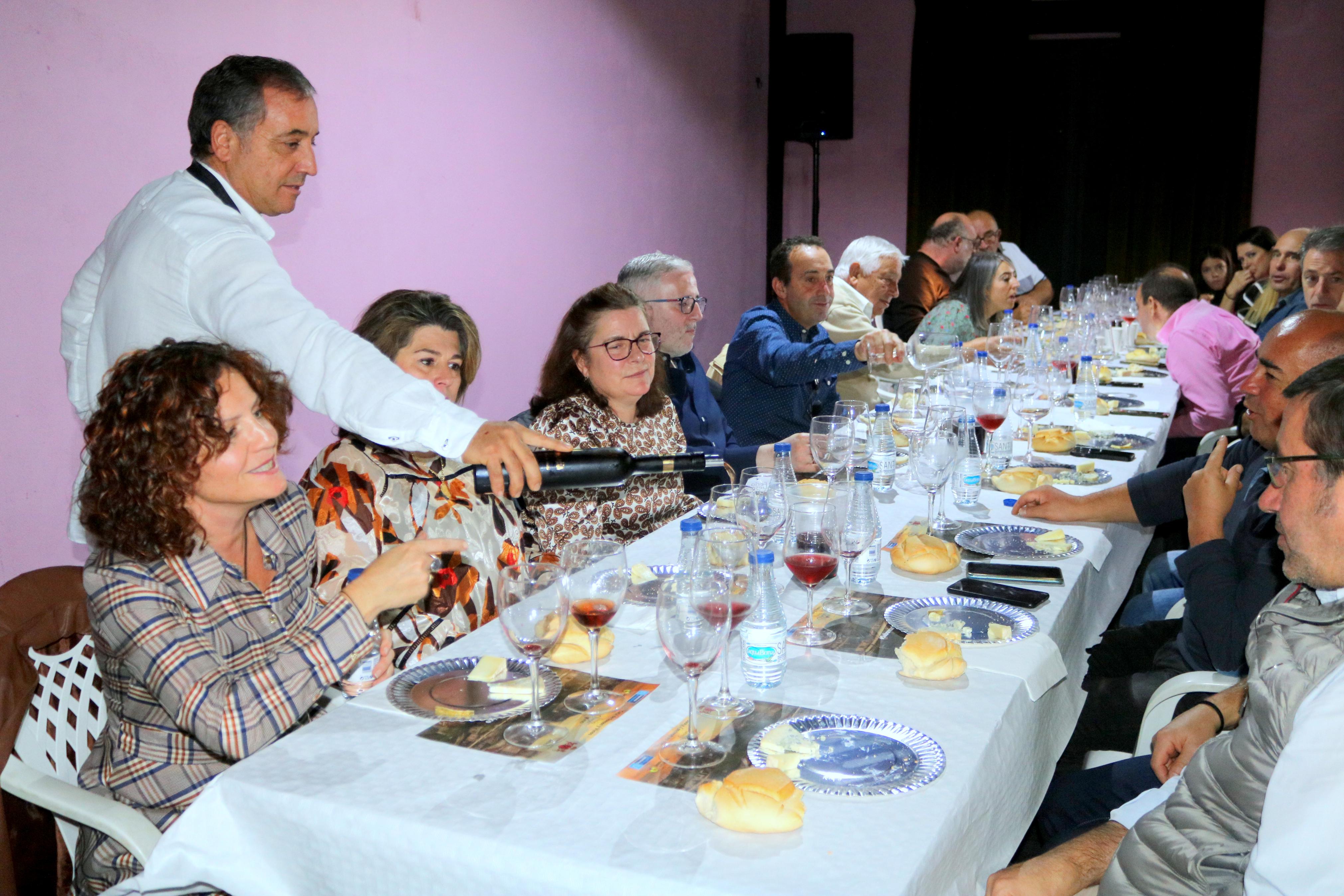 Baltanás celebró una multitudinaria feria del queso y el vino