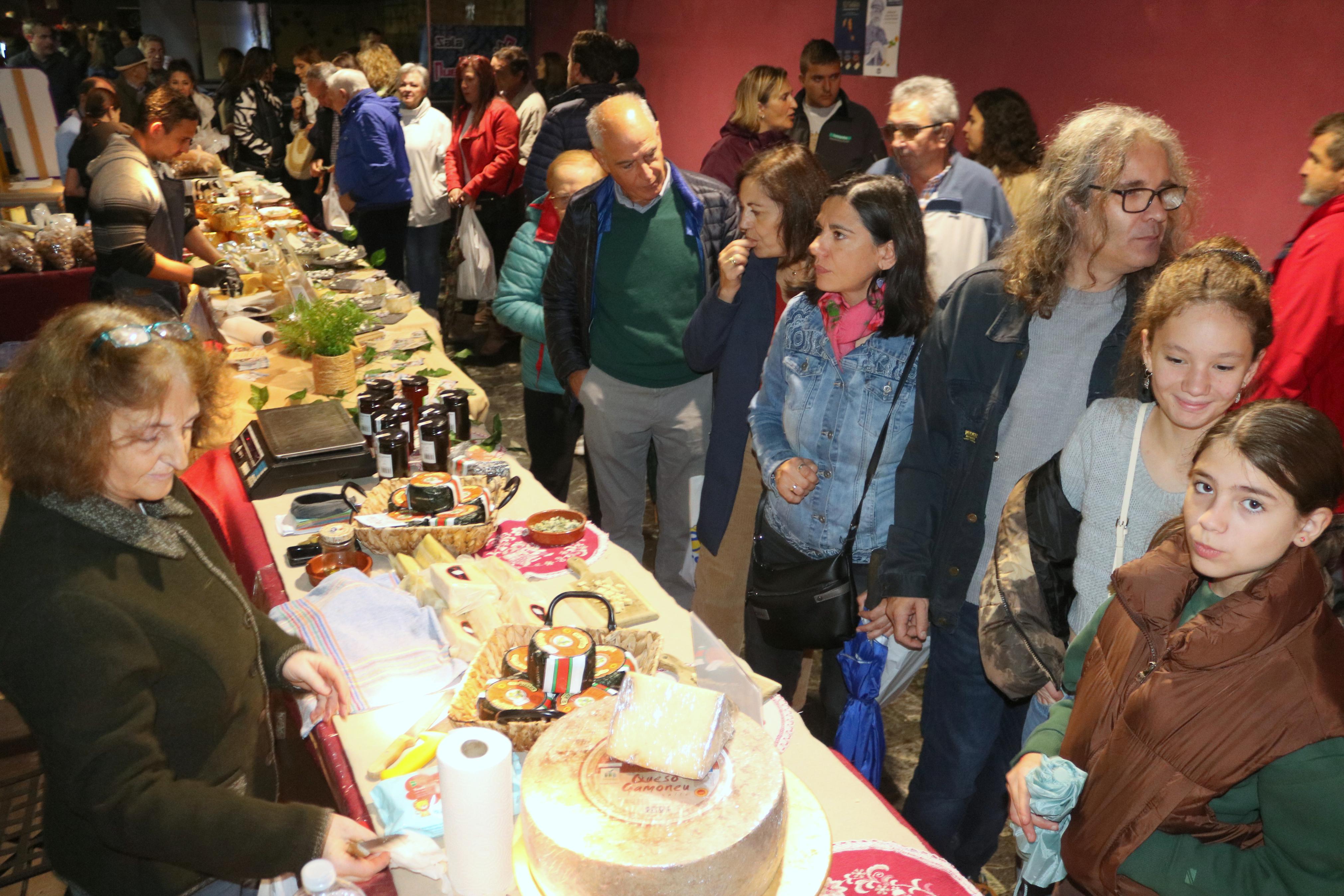 Baltanás celebró una multitudinaria feria del queso y el vino