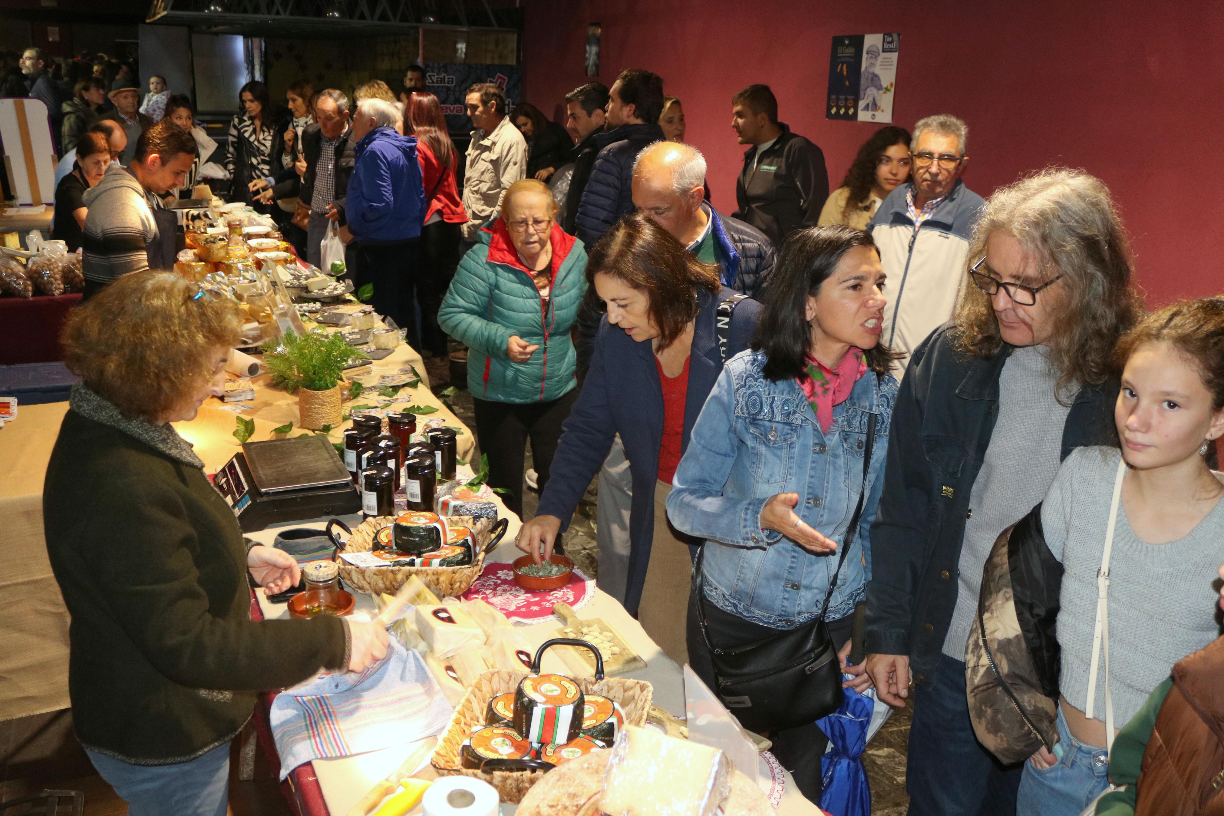 Baltanás celebró una multitudinaria feria del queso y el vino