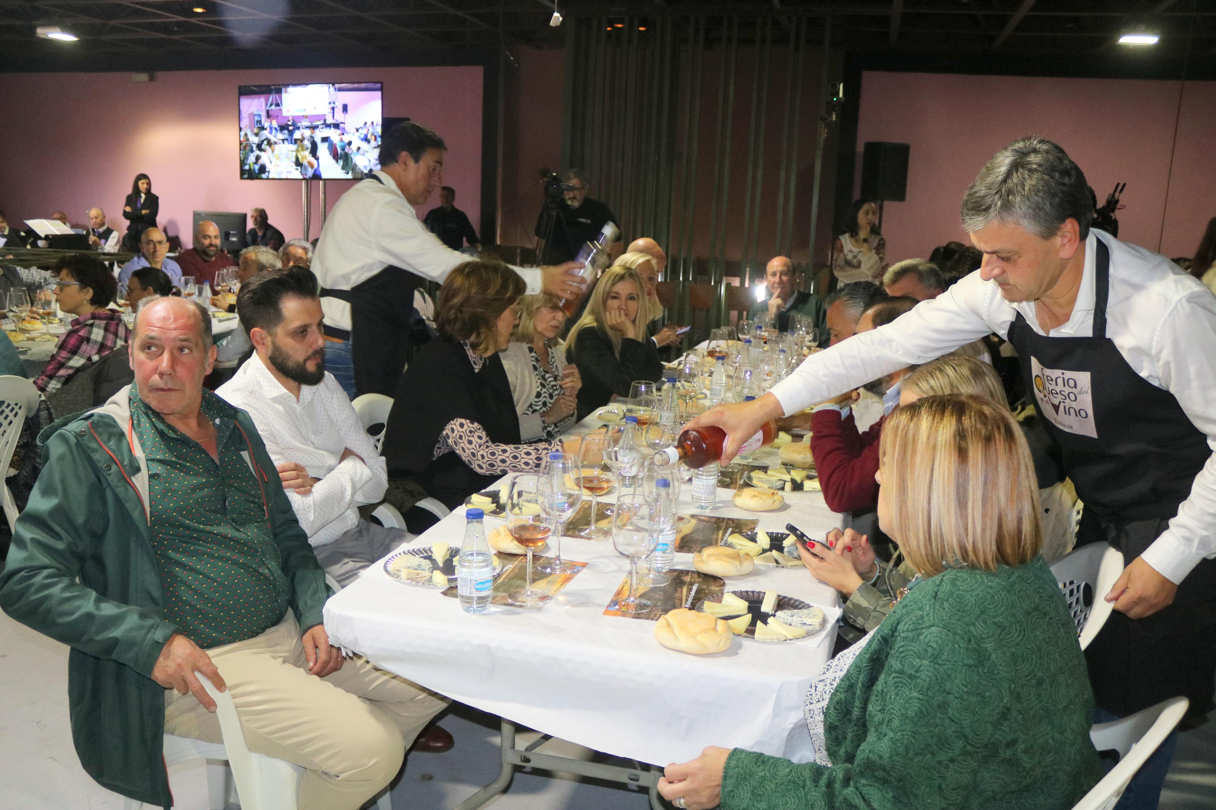 Baltanás celebró una multitudinaria feria del queso y el vino