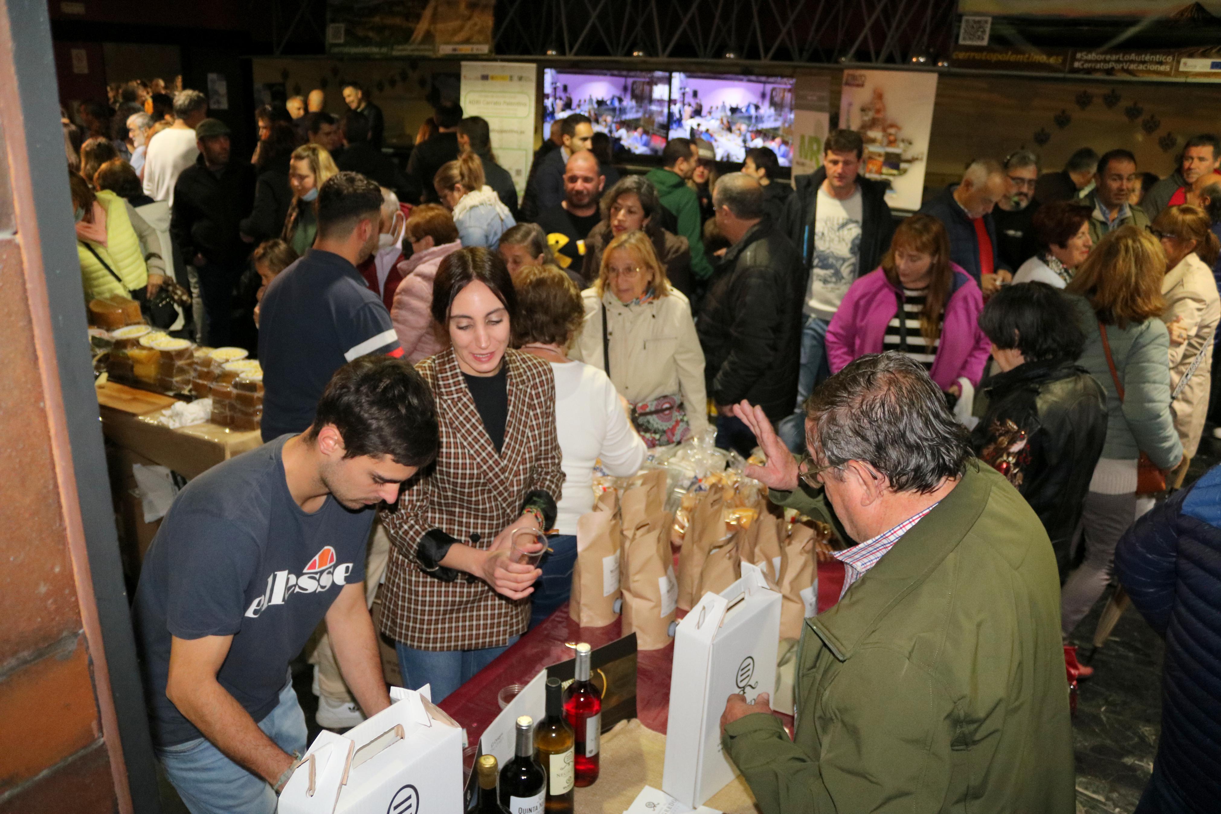 Baltanás celebró una multitudinaria feria del queso y el vino