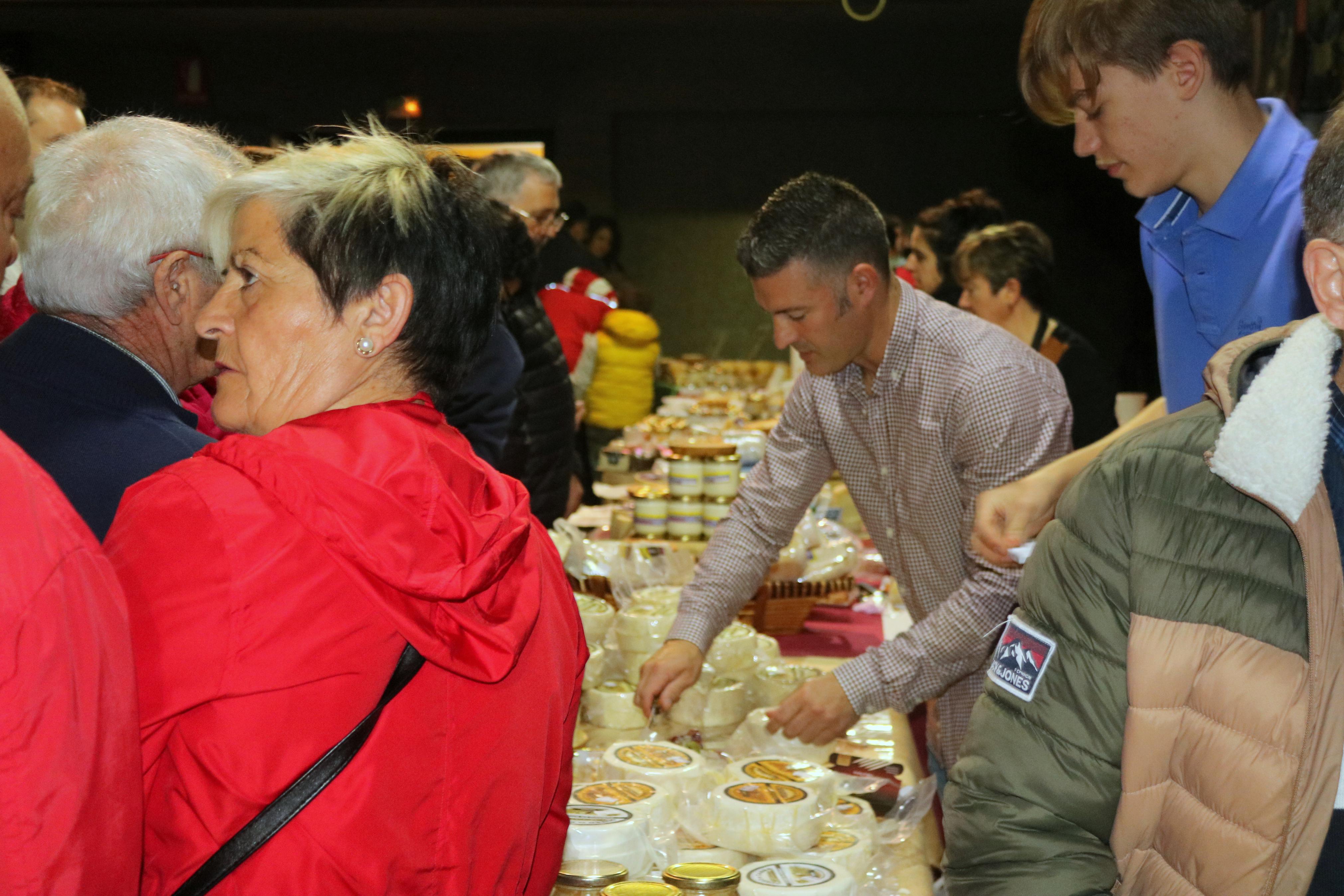 Baltanás celebró una multitudinaria feria del queso y el vino