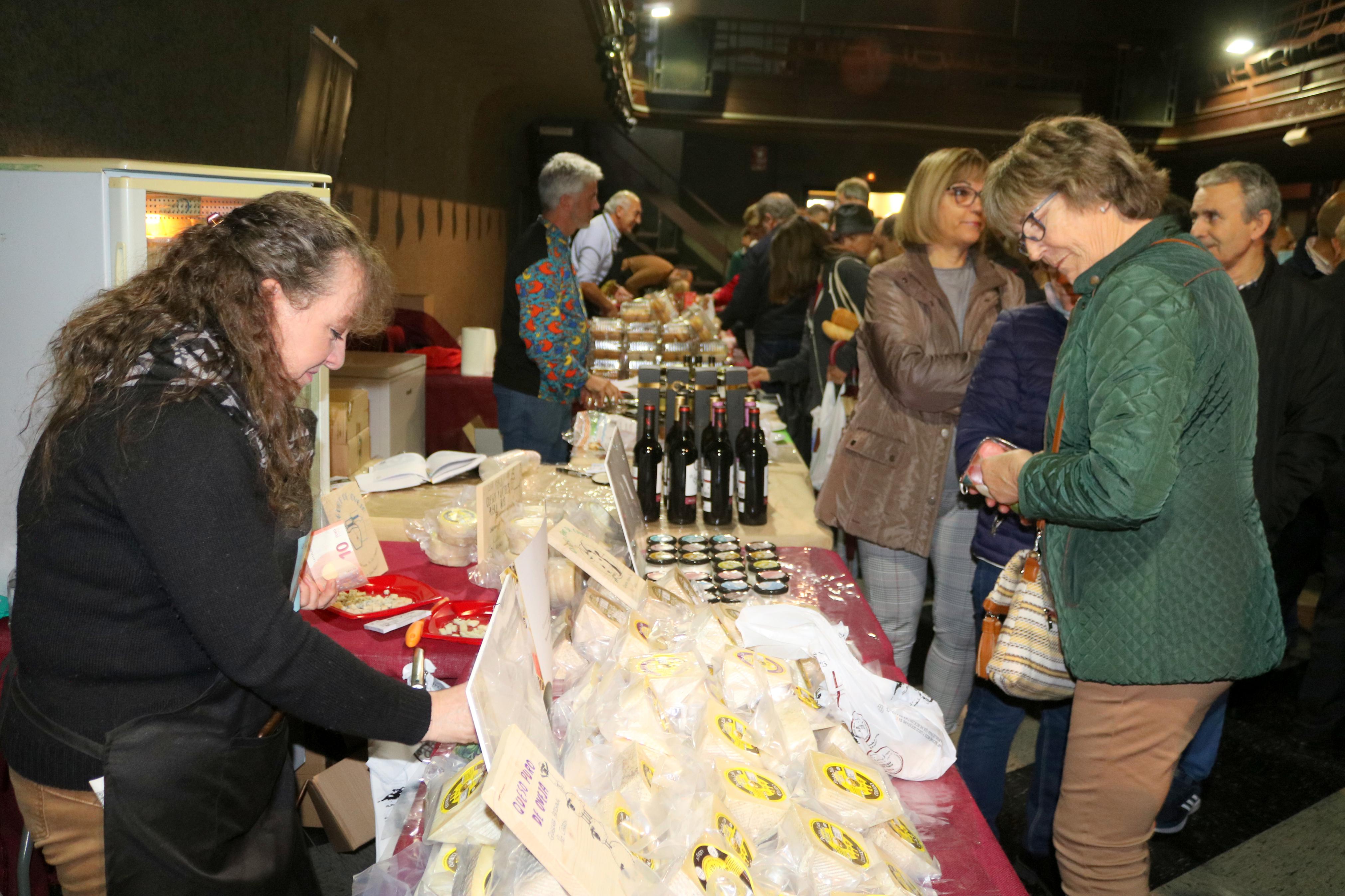 Baltanás celebró una multitudinaria feria del queso y el vino