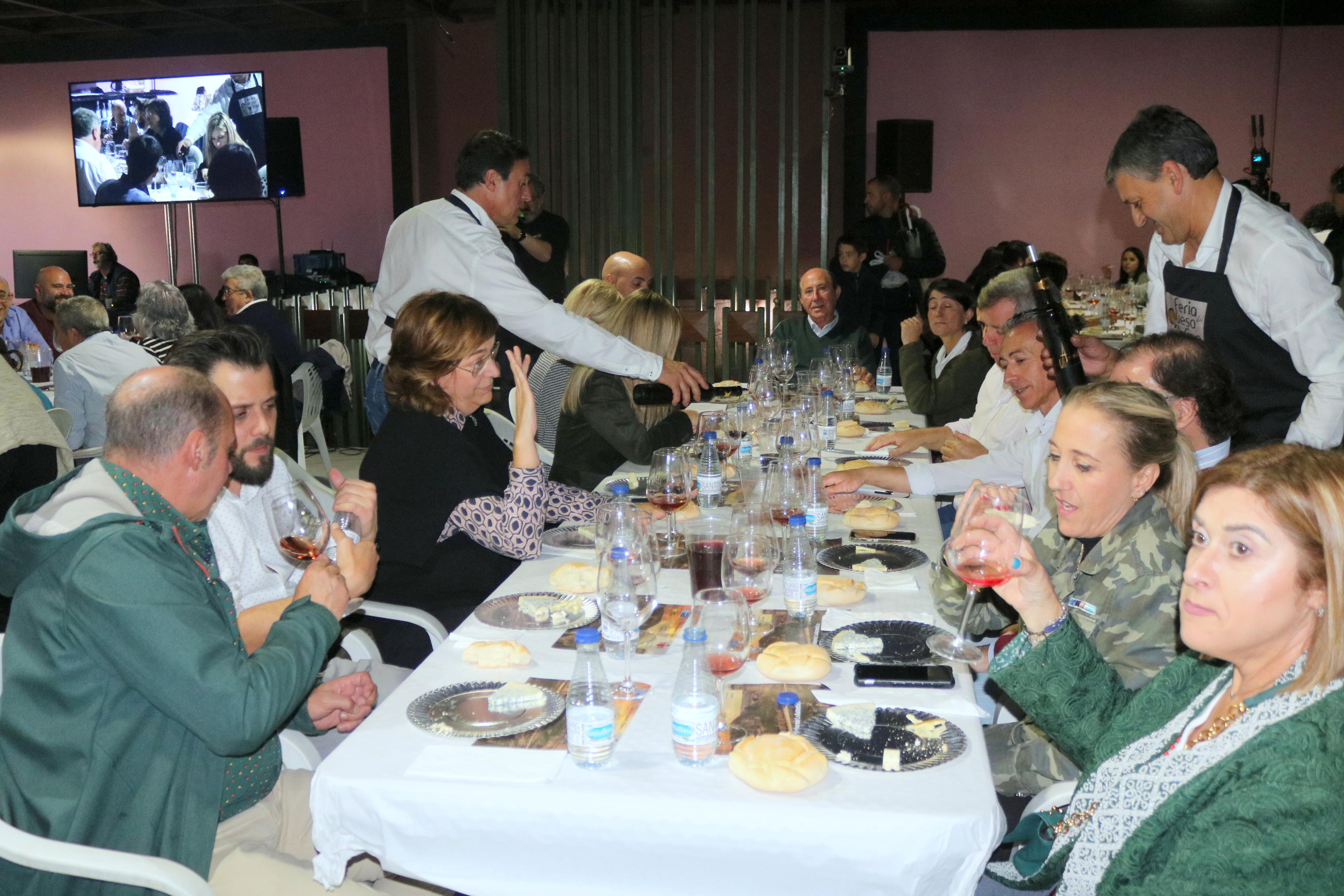 Baltanás celebró una multitudinaria feria del queso y el vino