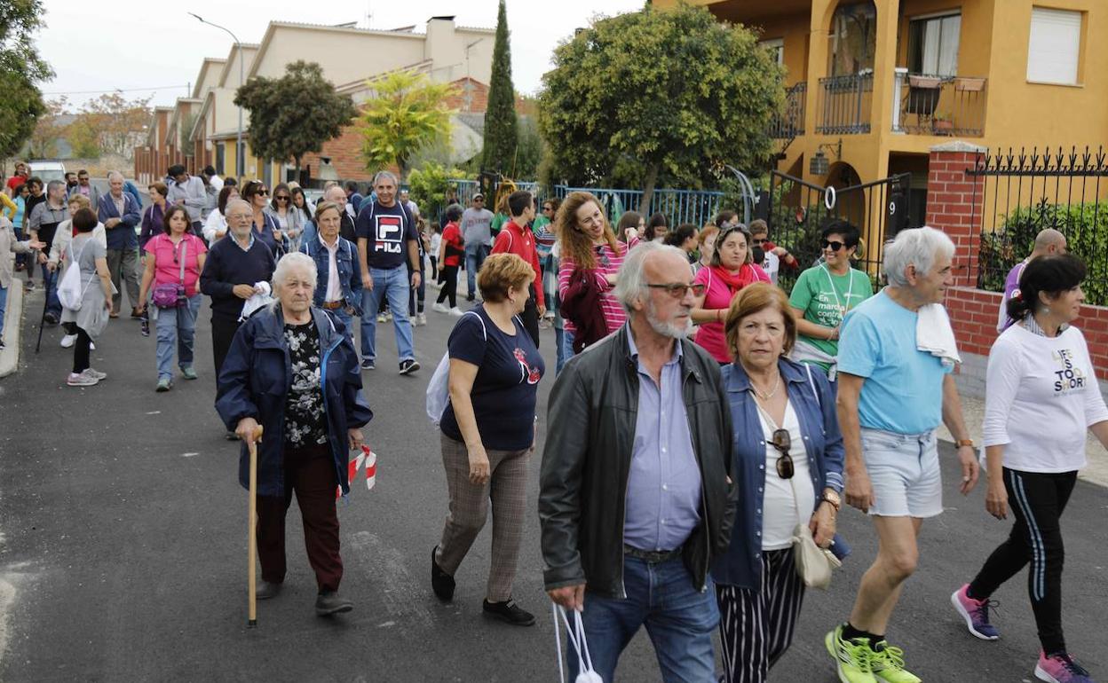 Marcha contra el Cáncer celebrada este sábado en Olivares de Duero.