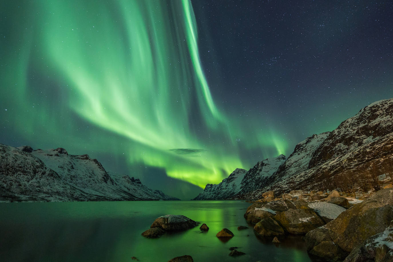 2. Noruega (aurora boreal)