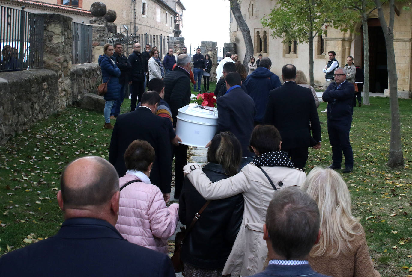 Funeral de Olivia en Torrecaballeros. 