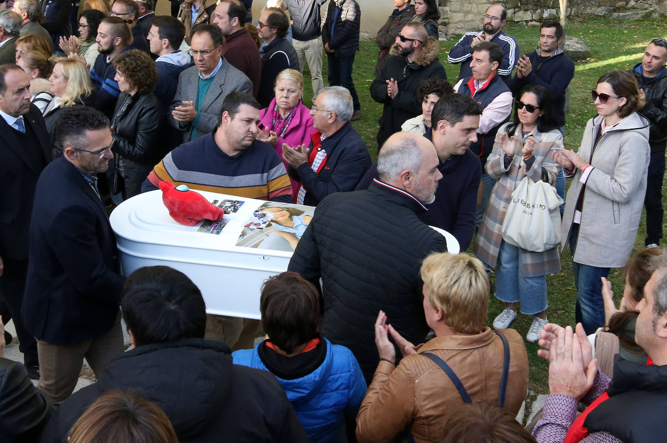 Funeral de Olivia en Torrecaballeros. 