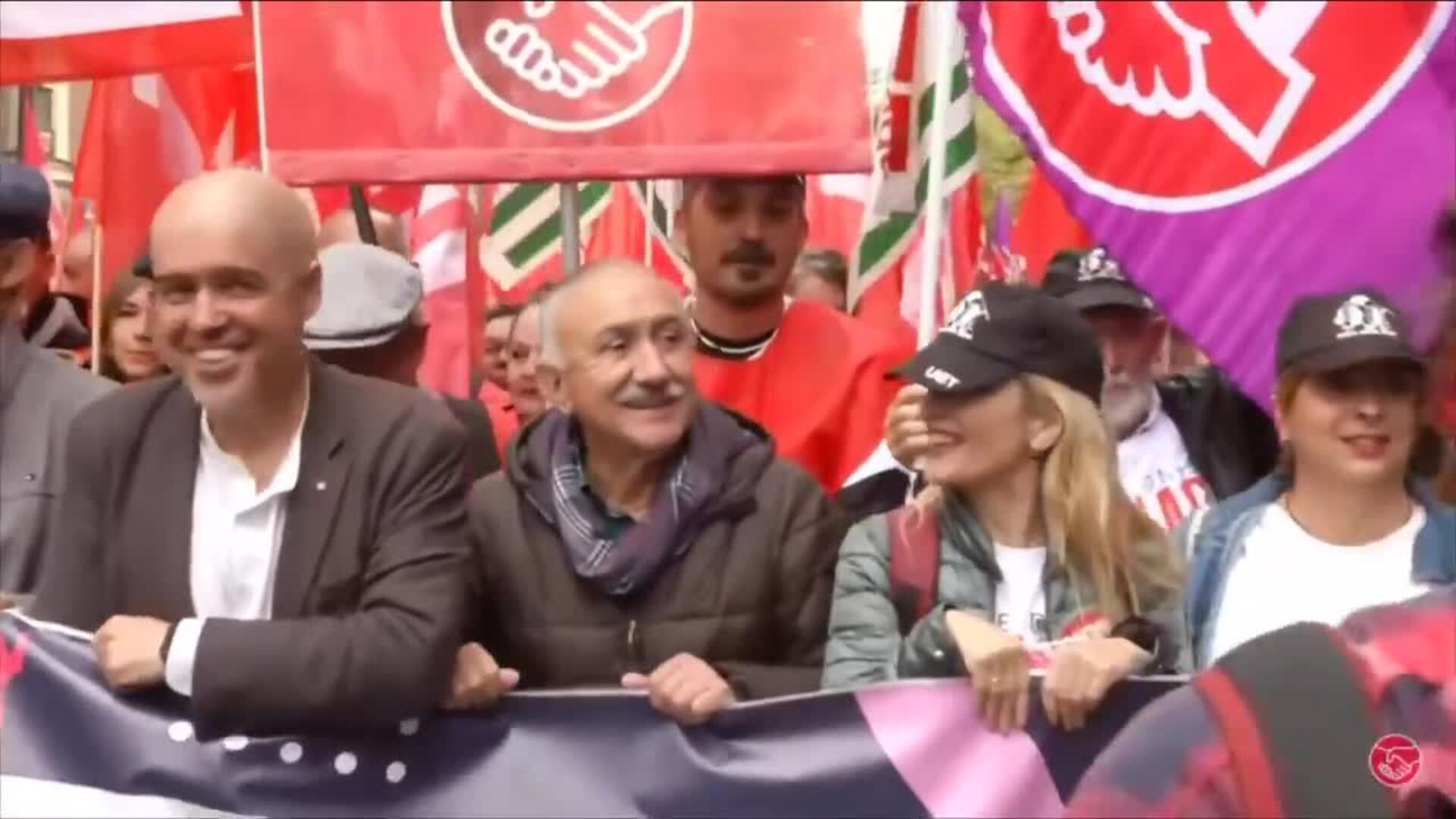 CC.OO. y UGT se concentran en Madrid para exigir a la patronal "salario ...