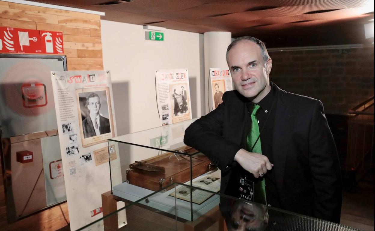 Francisco Pérez Caballero en la inauguración de las jornadas de La Caja Negra.