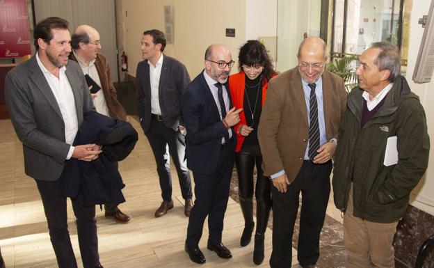 Reunión entre familia Delibes, en la etapa de PP y Ciudadanos, con responsables de la Junta de Castilla y León, Diputación de Valladolid y Ayuntamiento de Valladolid.