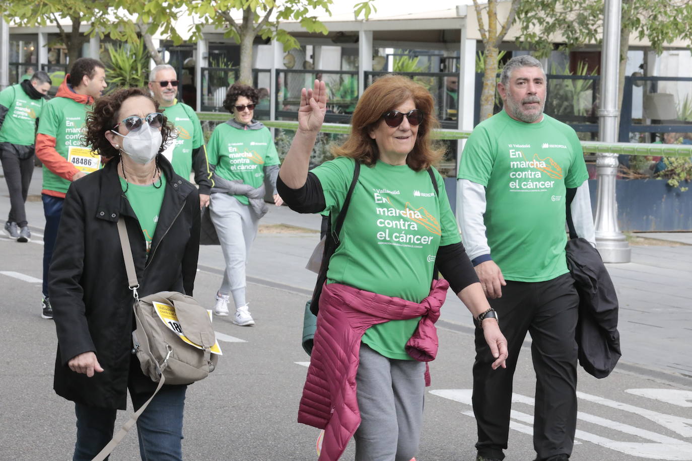 Fotos: La marcha contra el cáncer llena Valladolid de verde