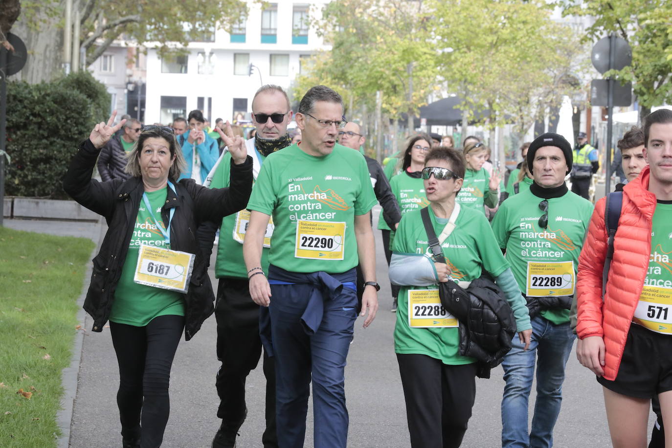 Fotos: La marcha contra el cáncer llena Valladolid de verde