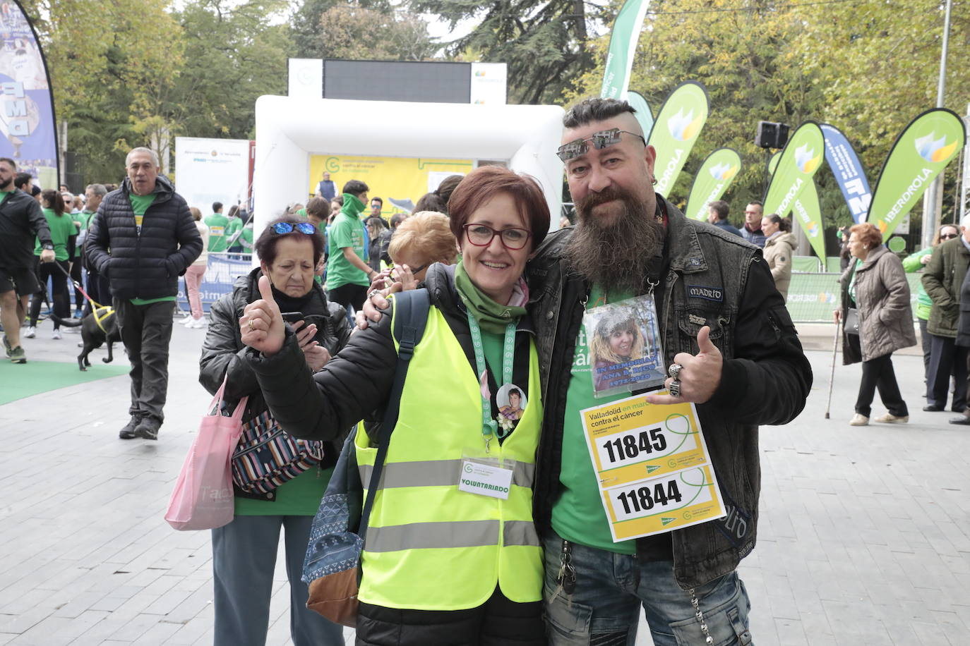 Fotos: La marcha contra el cáncer llena Valladolid de verde