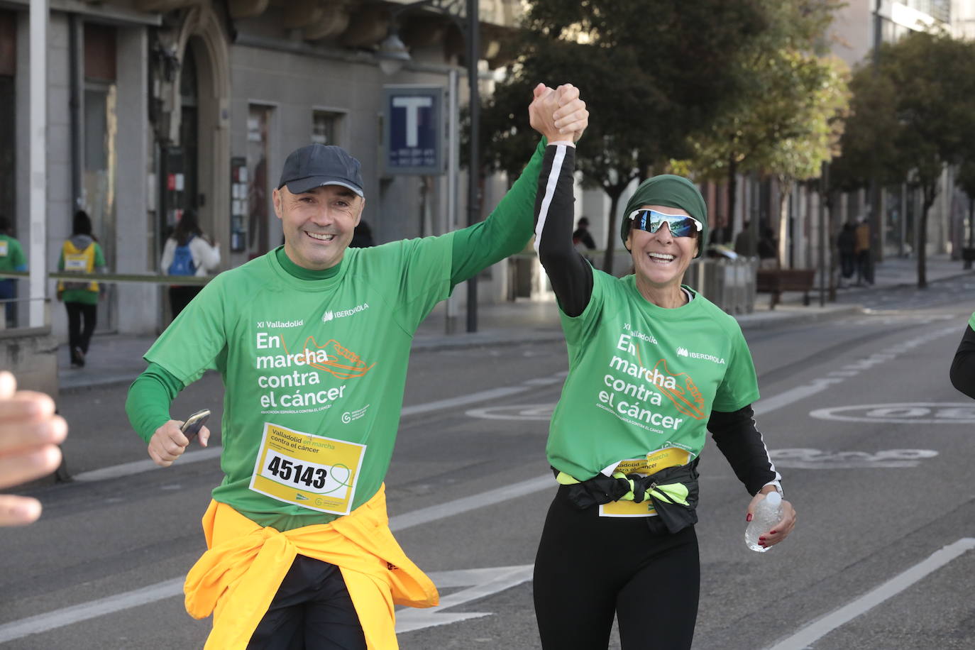 Fotos: La marcha contra el cáncer llena Valladolid de verde