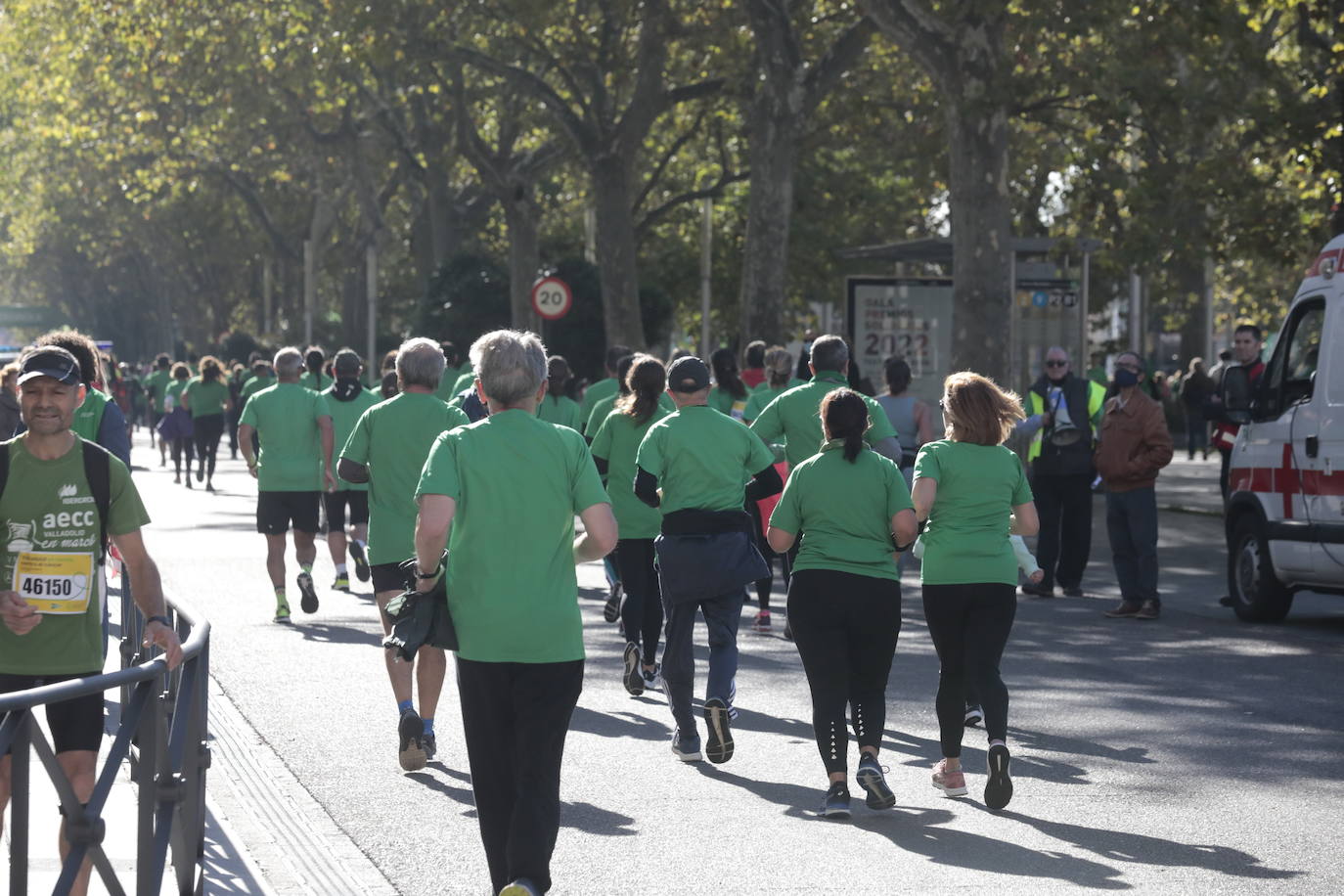 Fotos: La marcha contra el cáncer llena Valladolid de verde