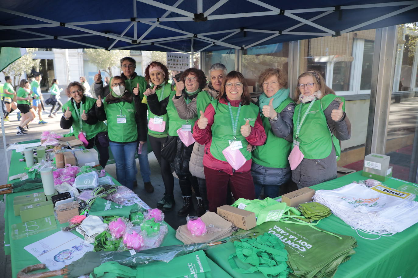 Fotos: La marcha contra el cáncer llena Valladolid de verde