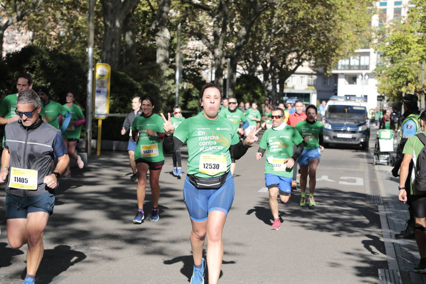 Fotos: La marcha contra el cáncer llena Valladolid de verde