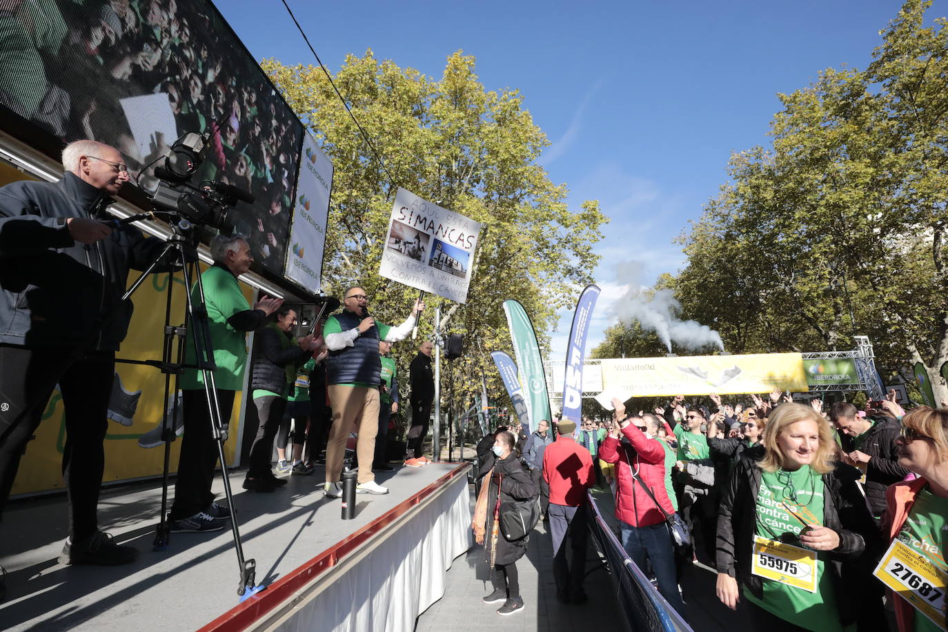 Fotos: La marcha contra el cáncer llena Valladolid de verde