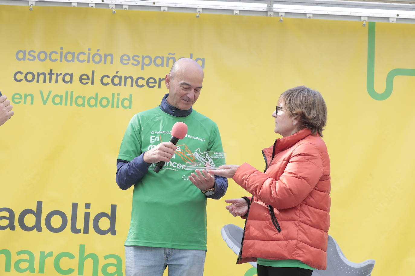 Fotos: La marcha contra el cáncer llena Valladolid de verde