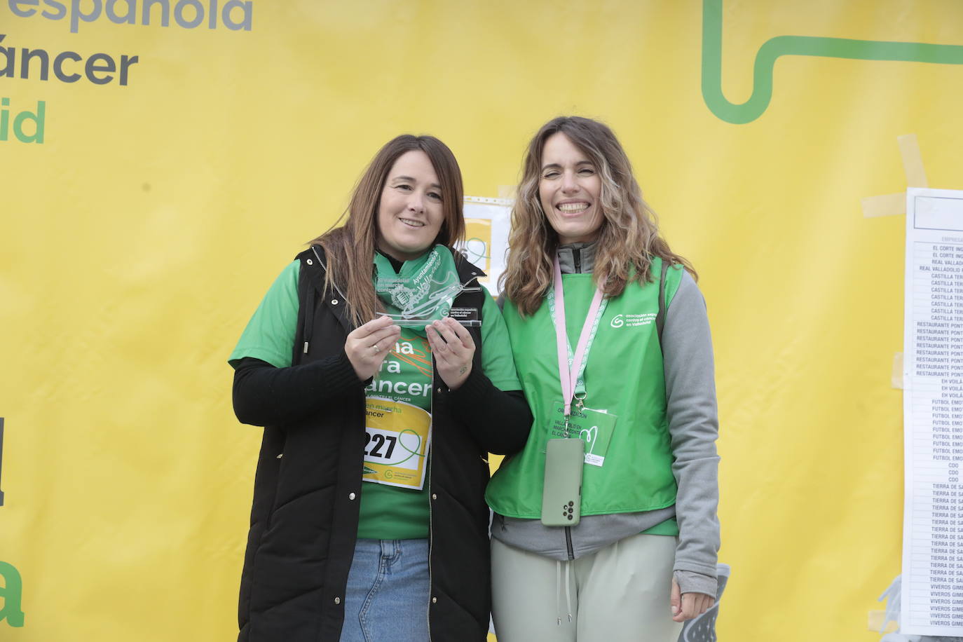 Fotos: La marcha contra el cáncer llena Valladolid de verde