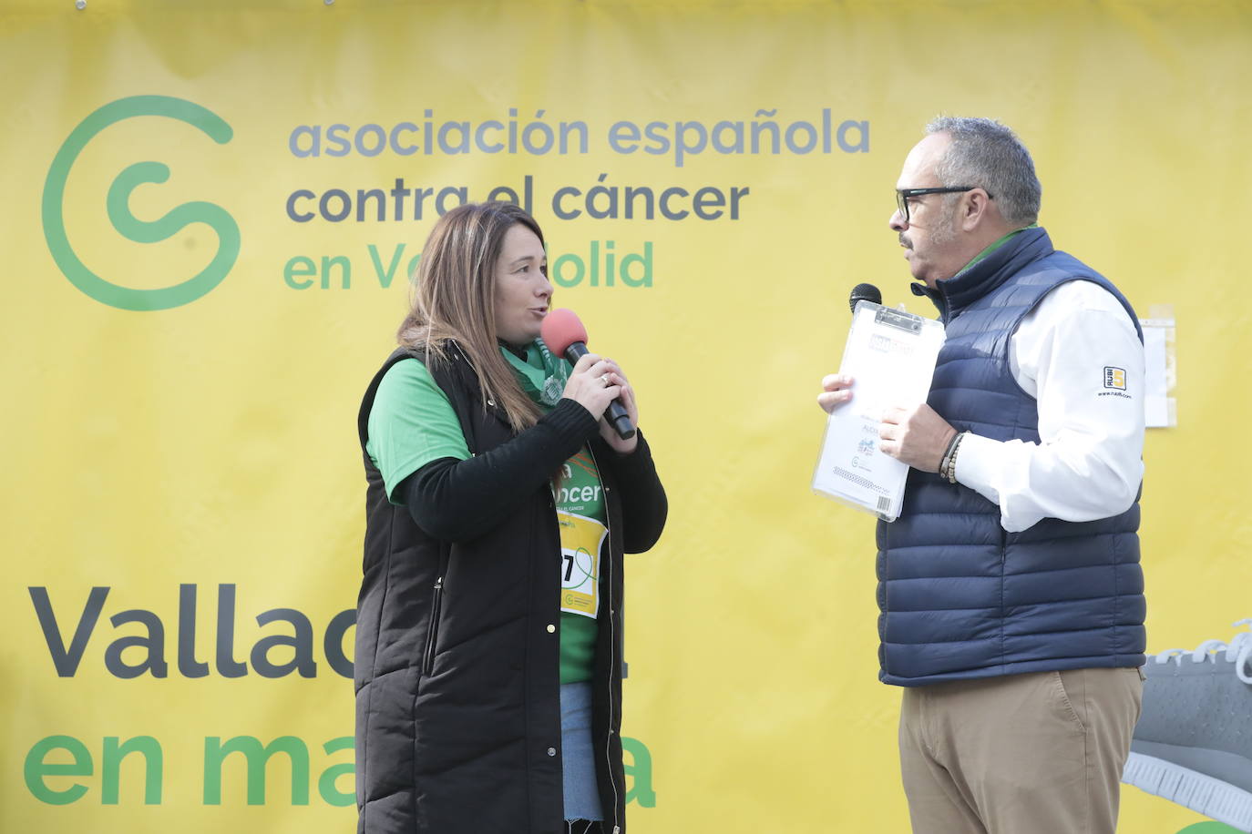 Fotos: La marcha contra el cáncer llena Valladolid de verde