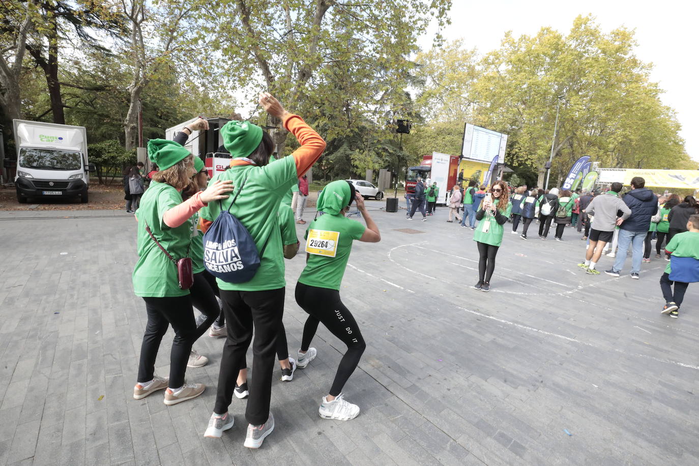 Fotos: La marcha contra el cáncer llena Valladolid de verde