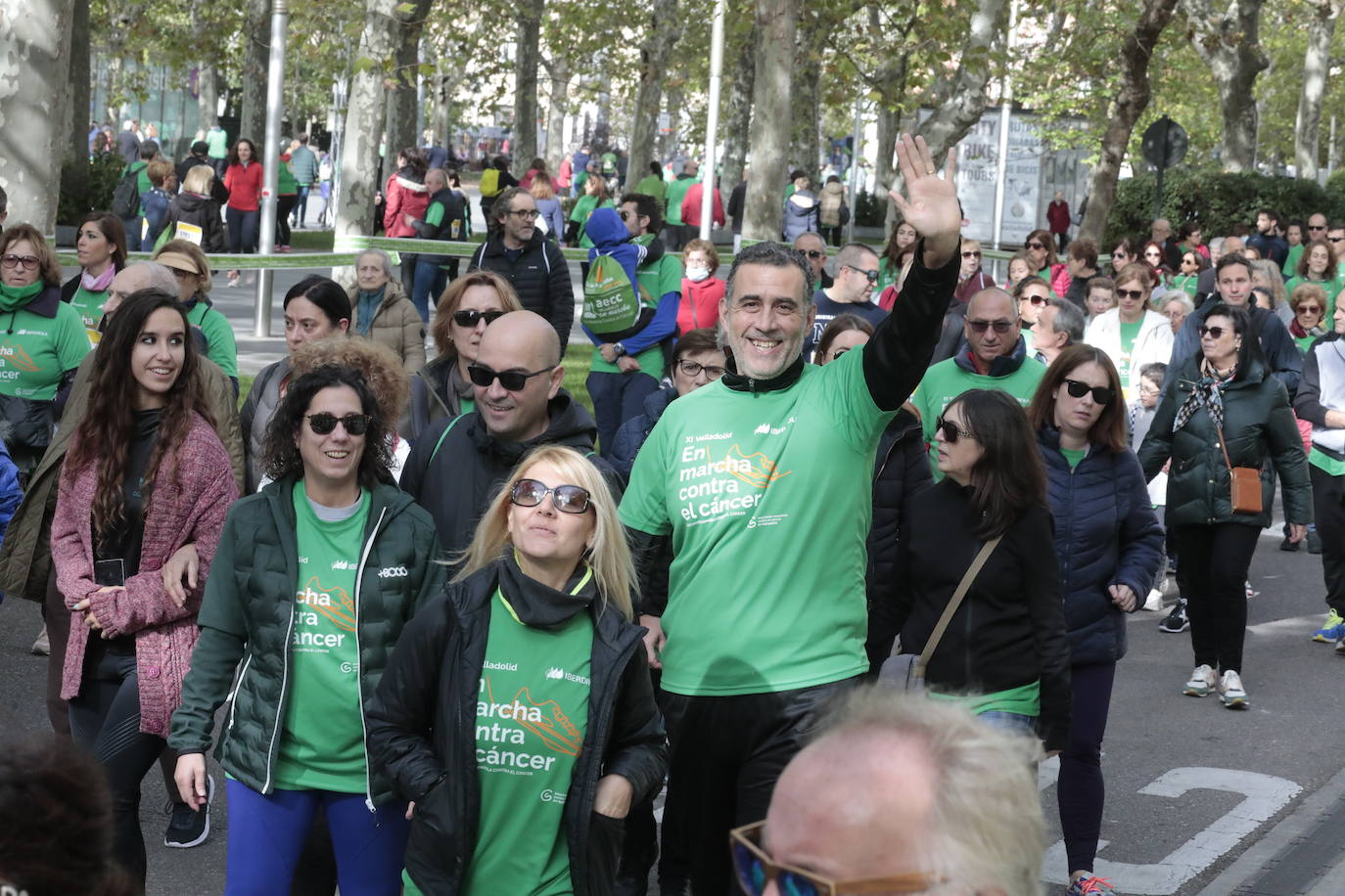 Fotos: La marcha contra el cáncer llena Valladolid de verde