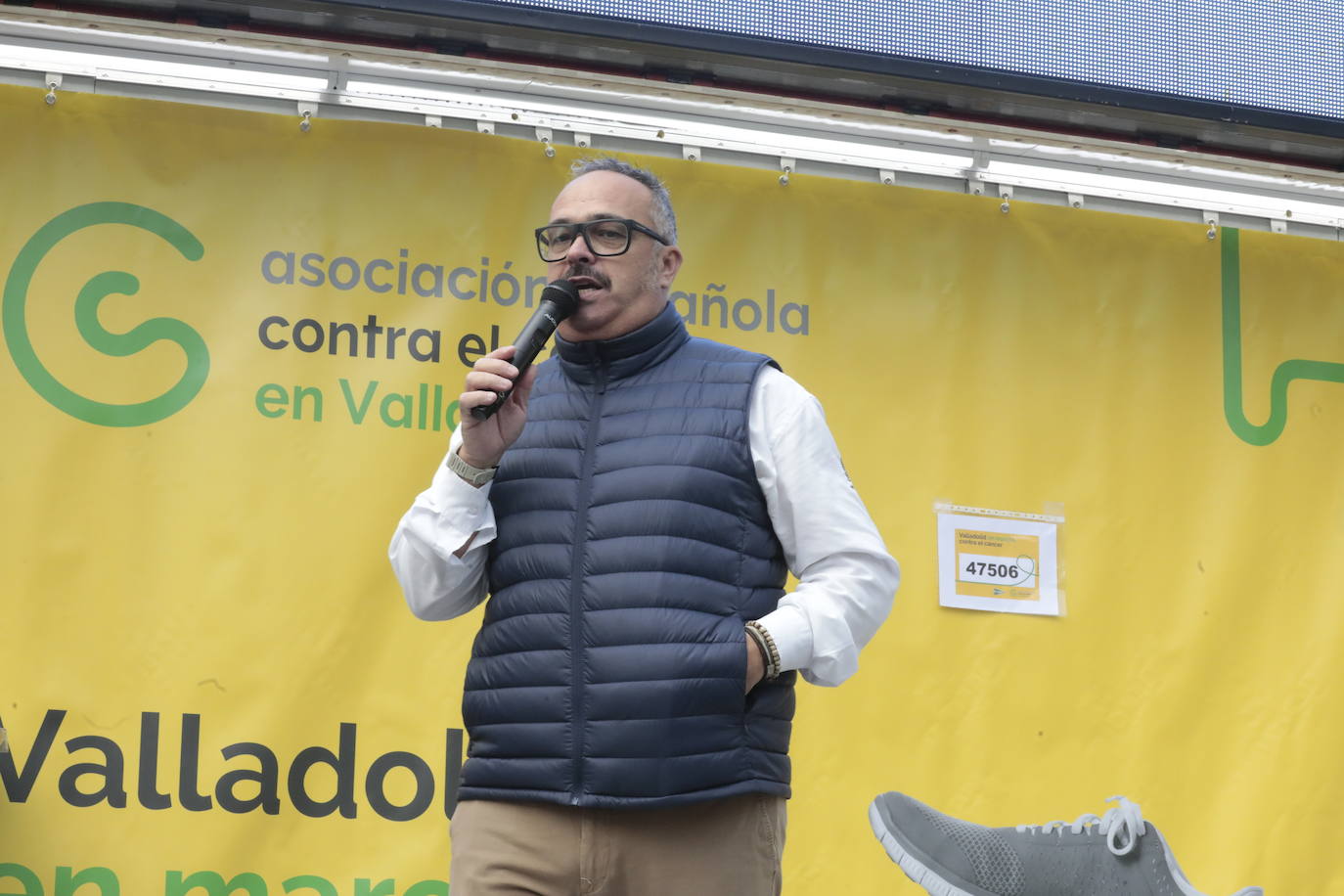 Fotos: La marcha contra el cáncer llena Valladolid de verde