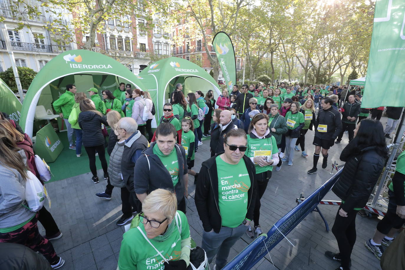 Fotos: La marcha contra el cáncer llena Valladolid de verde