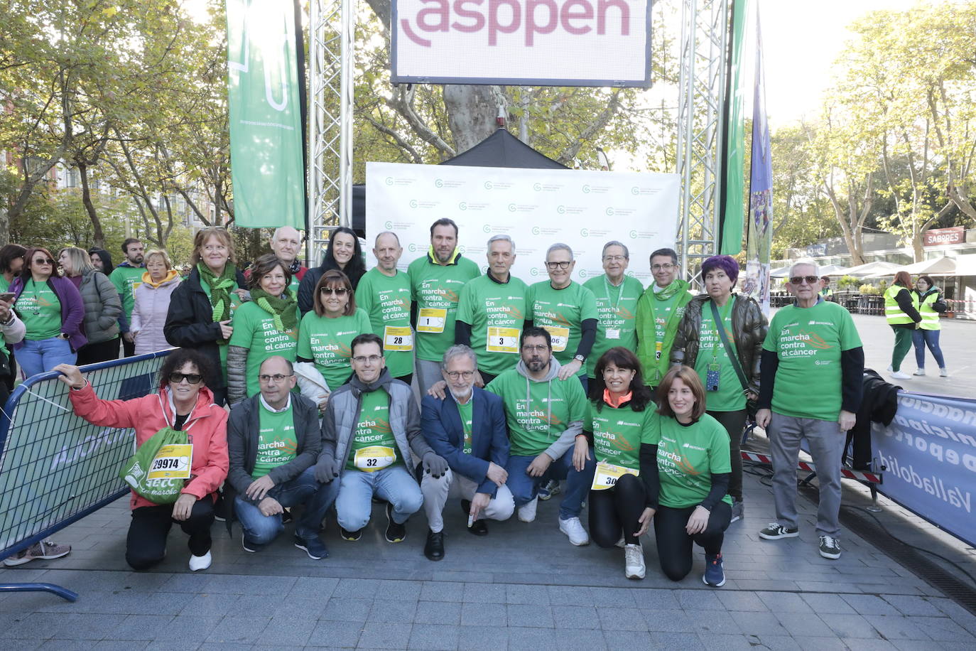 Fotos: La marcha contra el cáncer llena Valladolid de verde